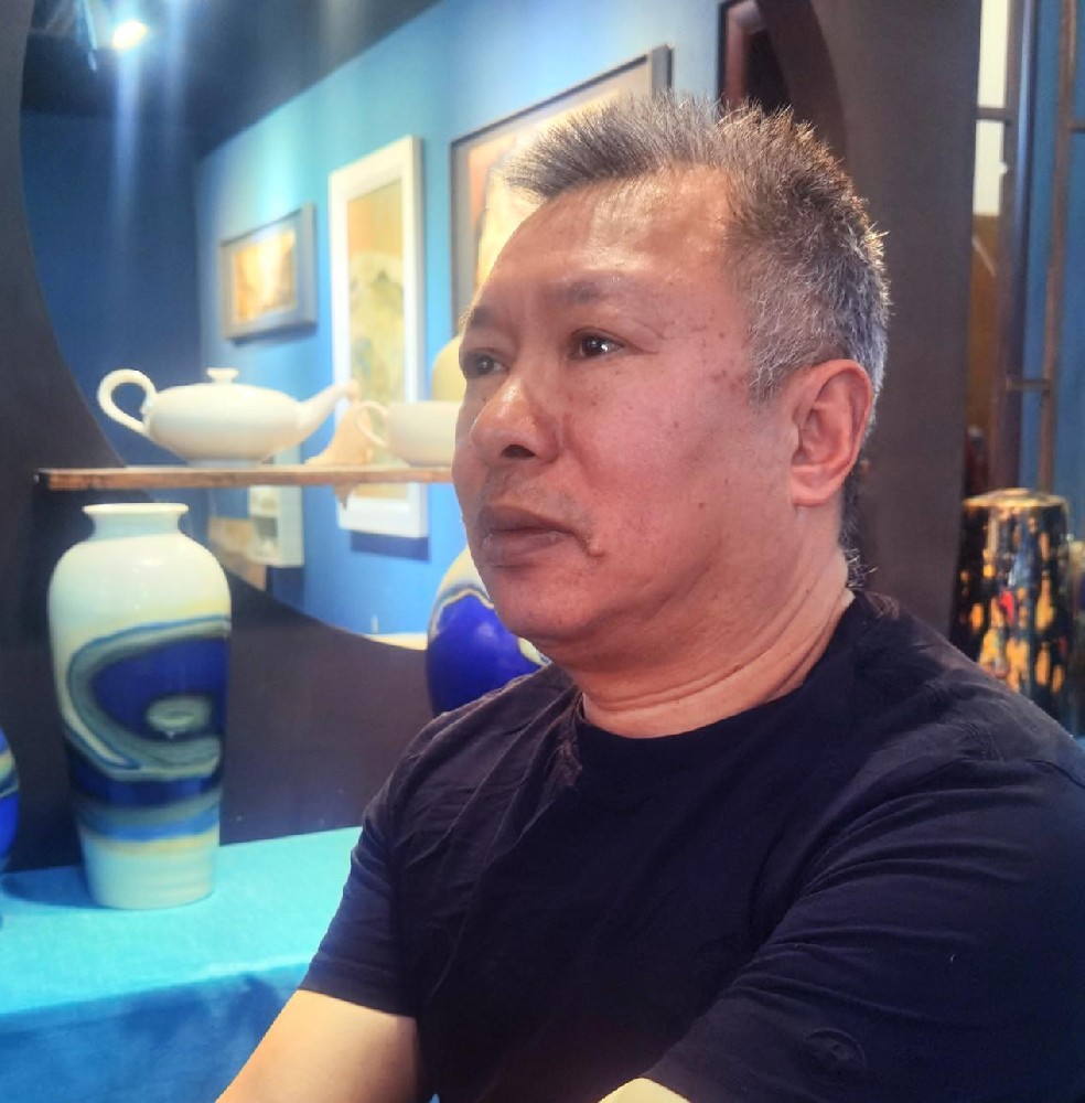 嚴維明（國瓷紅葉畫院高級畫師）